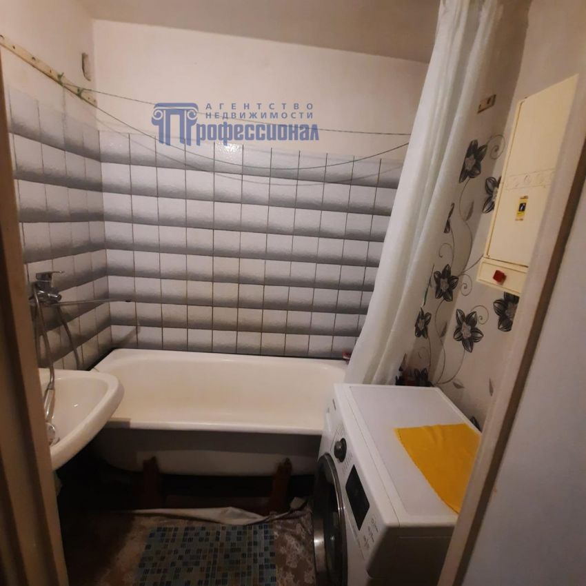 Продажа 1-комнатной квартиры, Курган, Бурова-Петрова улица,  60