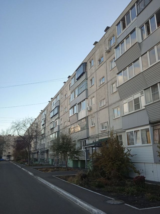 Продажа 3-комнатной квартиры, Курган, Карбышева улица,  44а