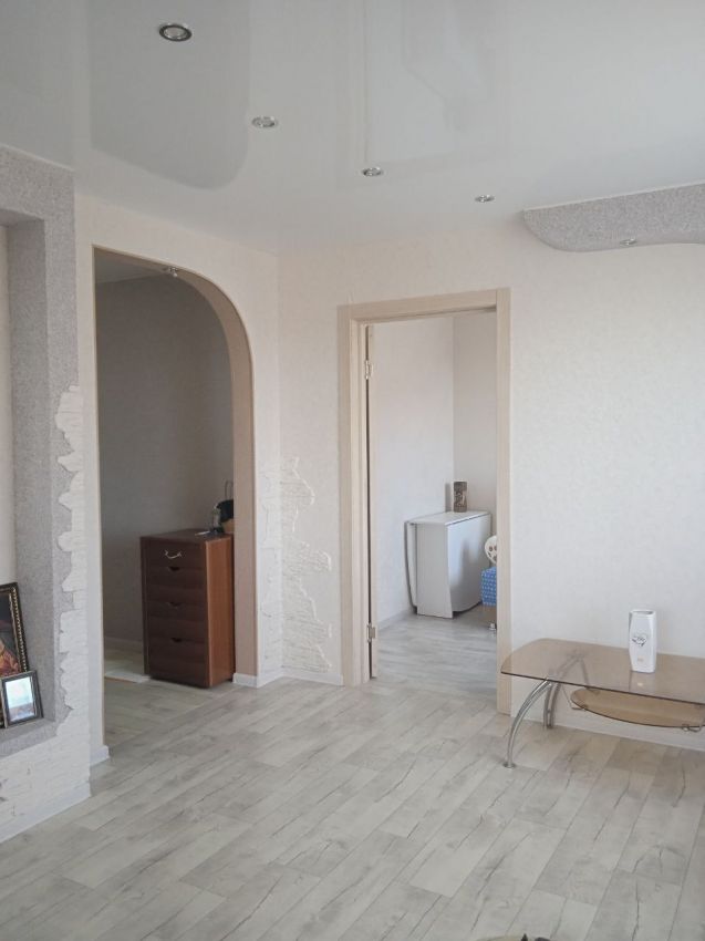 Продажа 3-комнатной квартиры, Курган, Карбышева улица,  44а