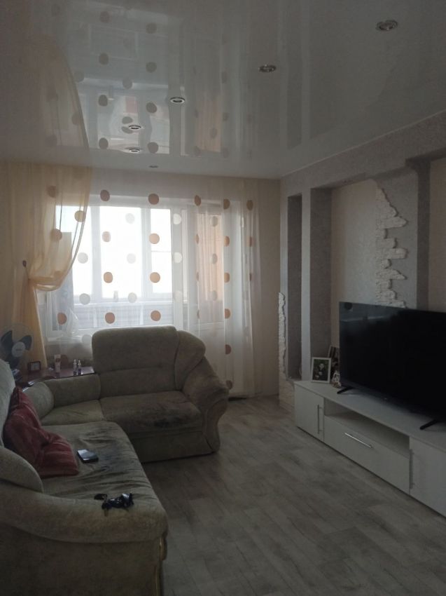 Продажа 3-комнатной квартиры, Курган, Карбышева улица,  44а