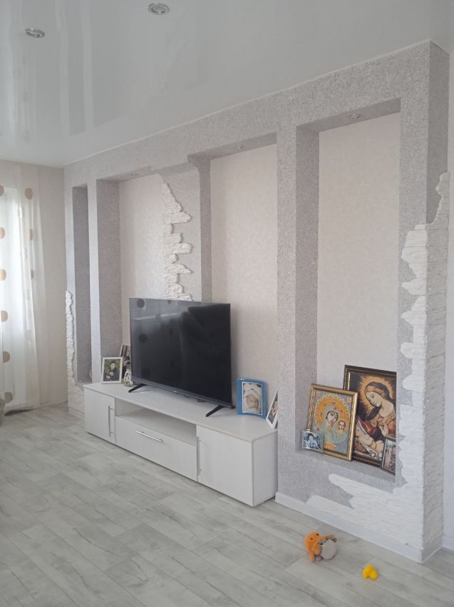 Продажа 3-комнатной квартиры, Курган, Карбышева улица,  44а