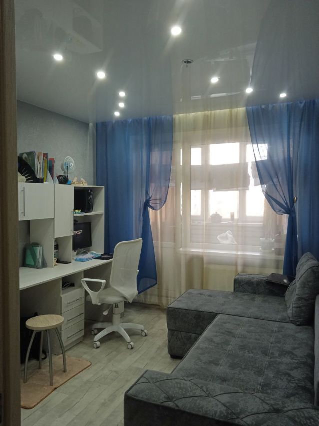 Продажа 3-комнатной квартиры, Курган, Карбышева улица,  44а