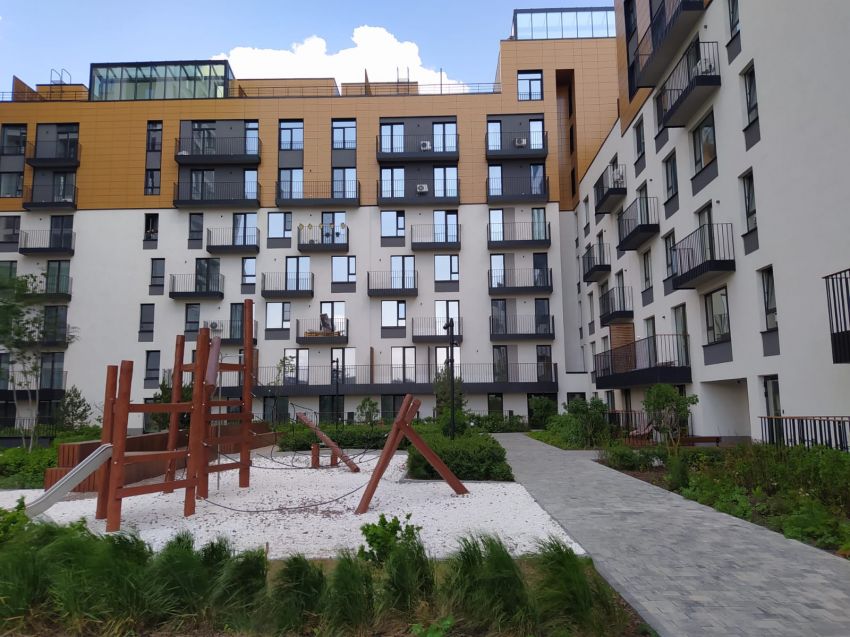 Продажа 3-комнатной квартиры, Курган, Коли Мяготина улица,  181