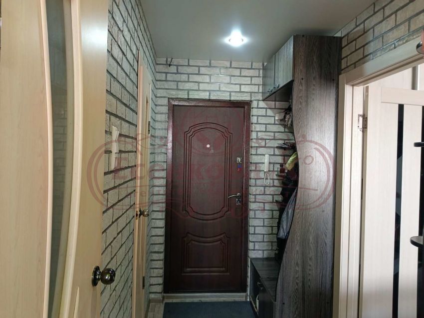 Продажа 1-комнатной квартиры, Курган, 5 микрорайон,  16к4