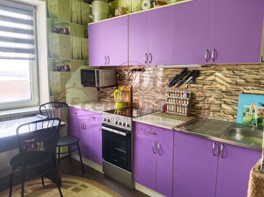 Продажа 1-комнатной квартиры, Курган, 5 микрорайон,  16к4