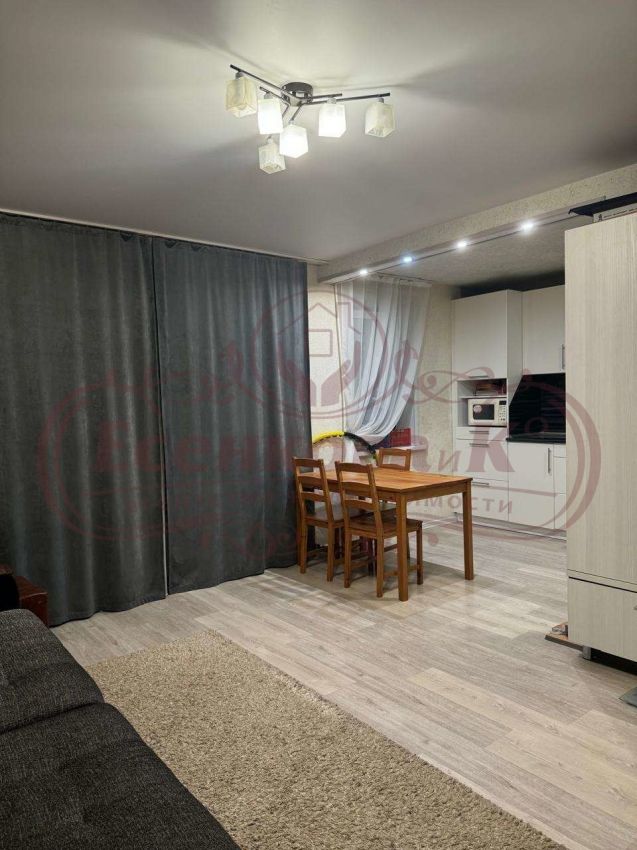 Продажа 3-комнатной квартиры, Курган, Карбышева улица,  2
