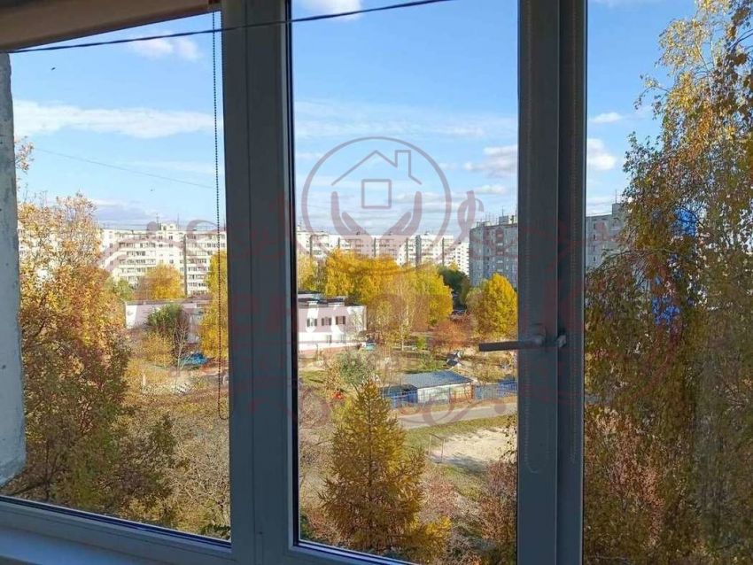 Продажа 3-комнатной квартиры, Курган, 6 микрорайон,  4