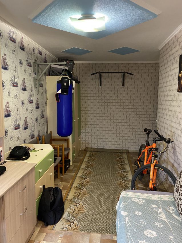 Продажа 4-комнатной квартиры, Курган, Невежина улица,  15