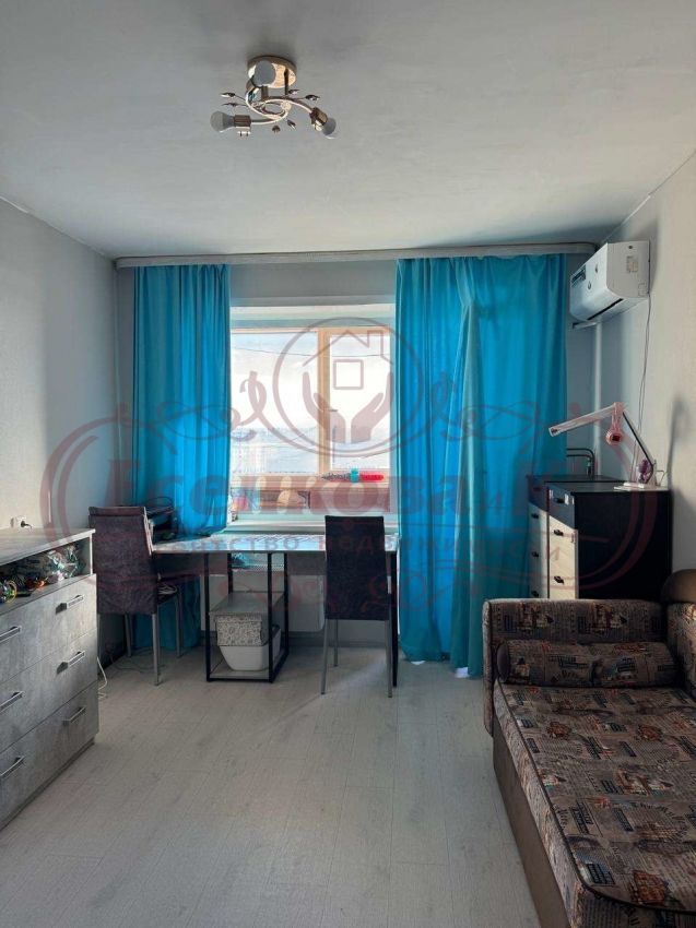 Продажа 1-комнатной квартиры, Курган, 5 микрорайон,  18к1