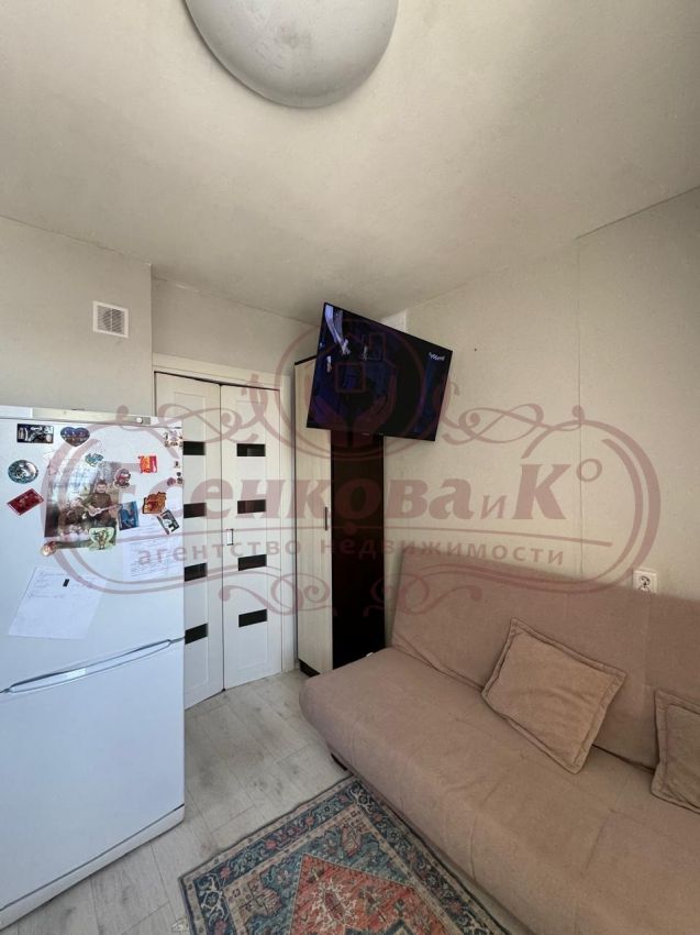 Продажа 1-комнатной квартиры, Курган, 5 микрорайон,  18к1