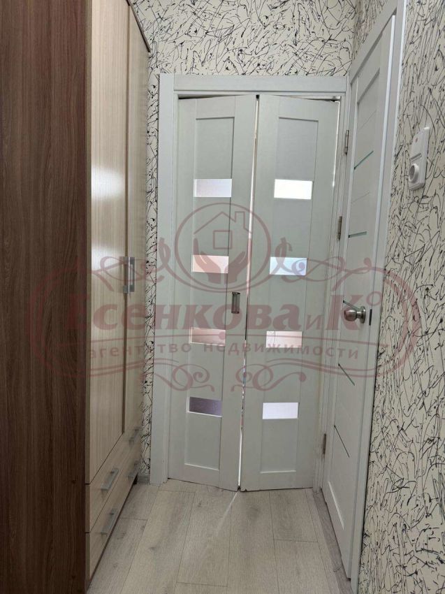 Продажа 1-комнатной квартиры, Курган, 5 микрорайон,  18к1