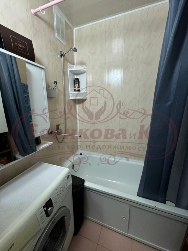 Продажа 1-комнатной квартиры, Курган, 5 микрорайон,  18к1