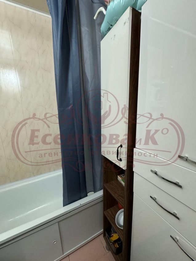 Продажа 1-комнатной квартиры, Курган, 5 микрорайон,  18к1