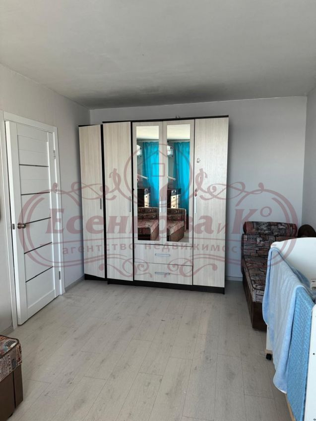 Продажа 1-комнатной квартиры, Курган, 5 микрорайон,  18к1