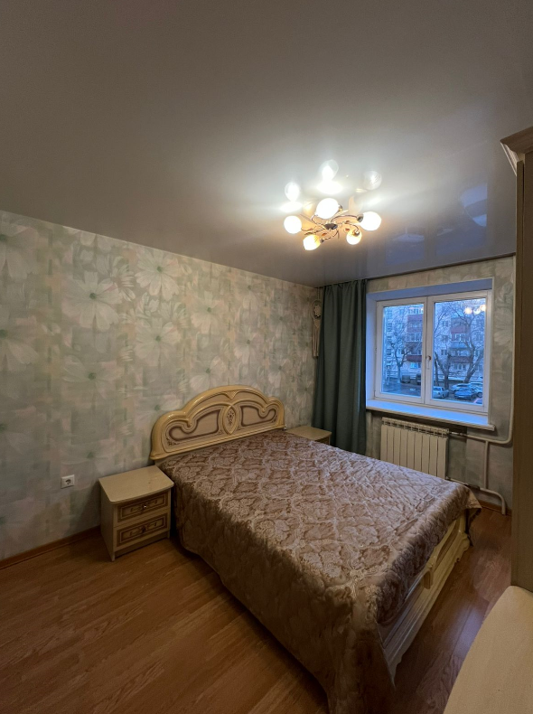 Продажа 3-комнатной квартиры, Курган, Красина улица,  75а