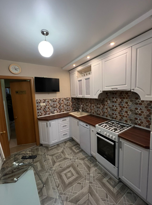 Продажа 3-комнатной квартиры, Курган, Красина улица,  75а