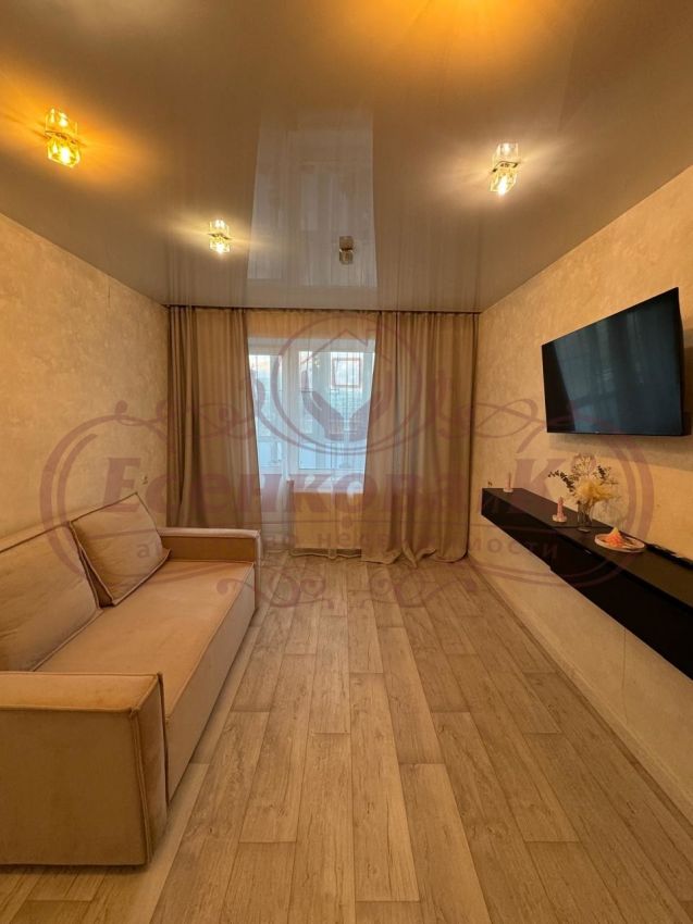 Продажа 2-комнатной квартиры, Курган, Криволапова улица,  52