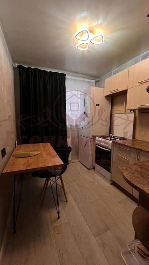 Продажа 2-комнатной квартиры, Курган, Криволапова улица,  52