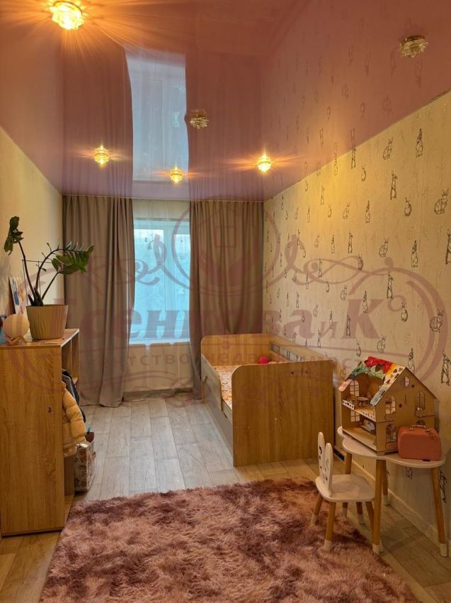 Продажа 2-комнатной квартиры, Курган, Криволапова улица,  52