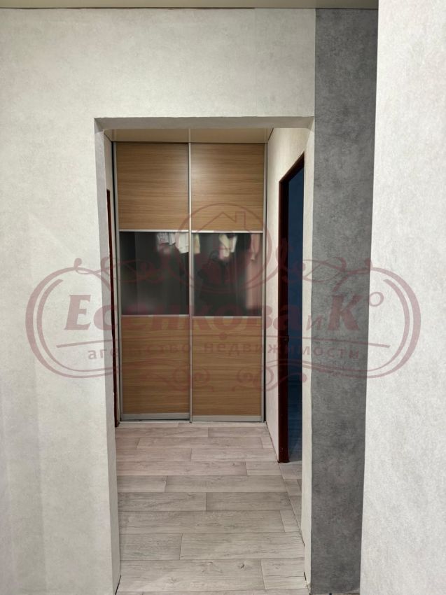Продажа 2-комнатной квартиры, Курган, Криволапова улица,  52