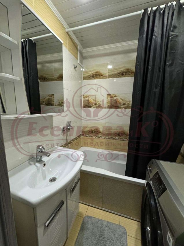 Продажа 2-комнатной квартиры, Курган, Криволапова улица,  52