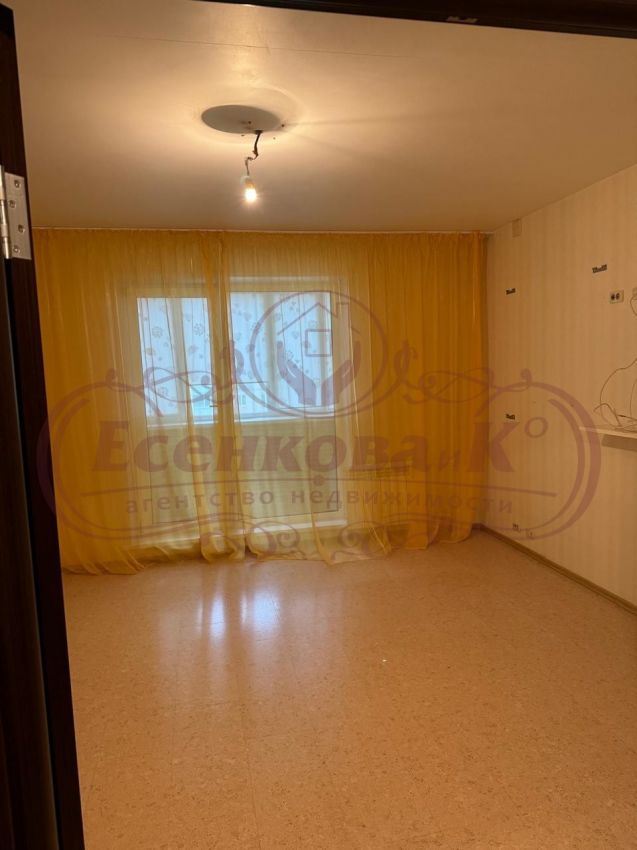 Продажа 2-комнатной квартиры, Курган, 4 микрорайон,  24