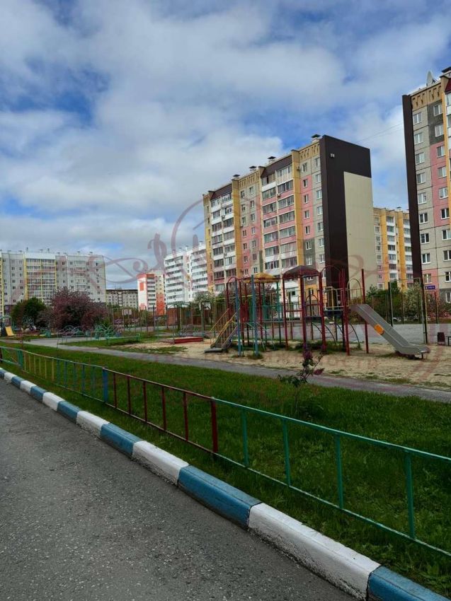 Продажа 2-комнатной квартиры, Курган, 4 микрорайон,  24