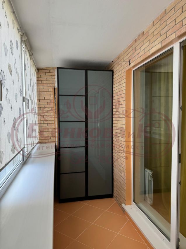 Продажа 2-комнатной квартиры, Курган, 4 микрорайон,  24