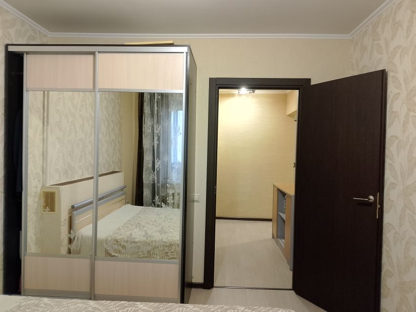 Продажа 3-комнатной квартиры, Курган, 5 микрорайон,  9