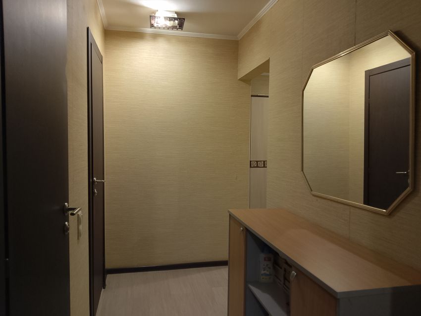 Продажа 3-комнатной квартиры, Курган, 5 микрорайон,  9