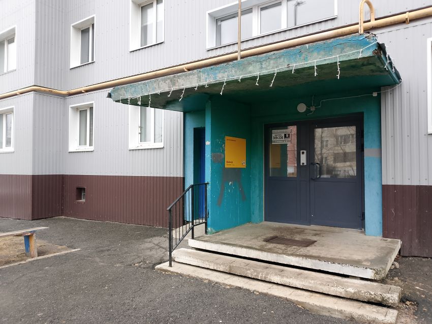 Продажа 3-комнатной квартиры, Курган, 5 микрорайон,  9