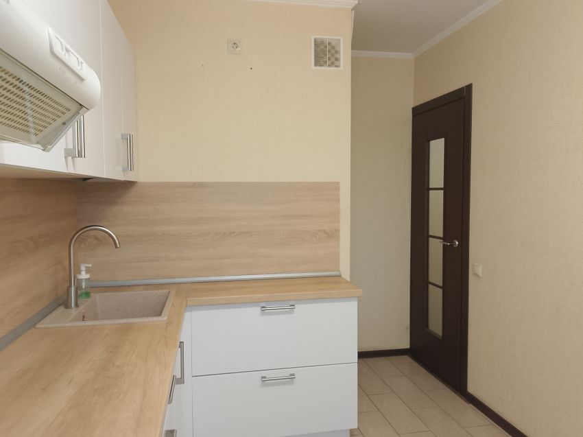 Продажа 3-комнатной квартиры, Курган, 5 микрорайон,  9