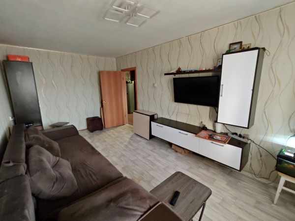 Продажа 3-комнатной квартиры, Курган, Урицкого улица,  130