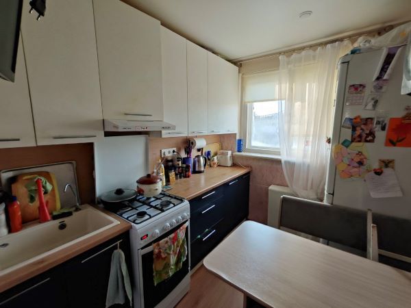 Продажа 3-комнатной квартиры, Курган, Урицкого улица,  130