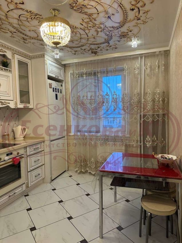 Продажа 3-комнатной квартиры, Курган, Сергея Васильева улица,  30