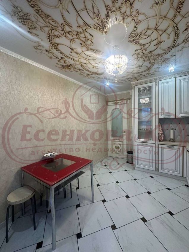 Продажа 3-комнатной квартиры, Курган, Сергея Васильева улица,  30