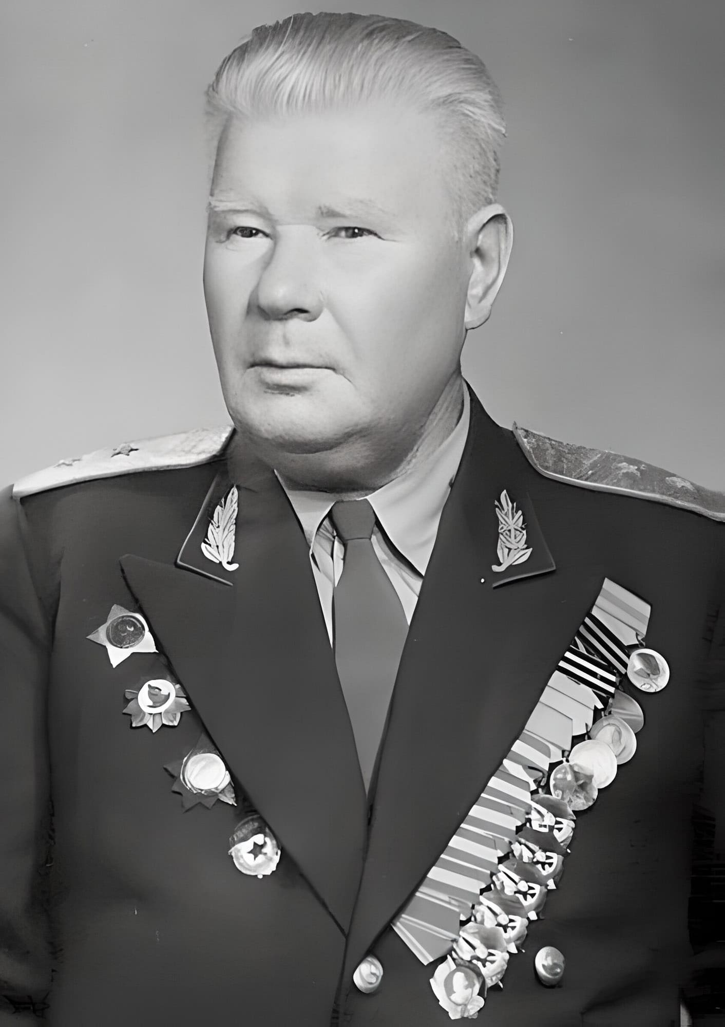 Миссан Иван Ильич - командир 1-го гв. ск ЮФ, генерал-майор