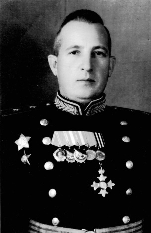 Аладинский Владимир Иванович - командир 3-го сак ЮЗФ, генерал-майор