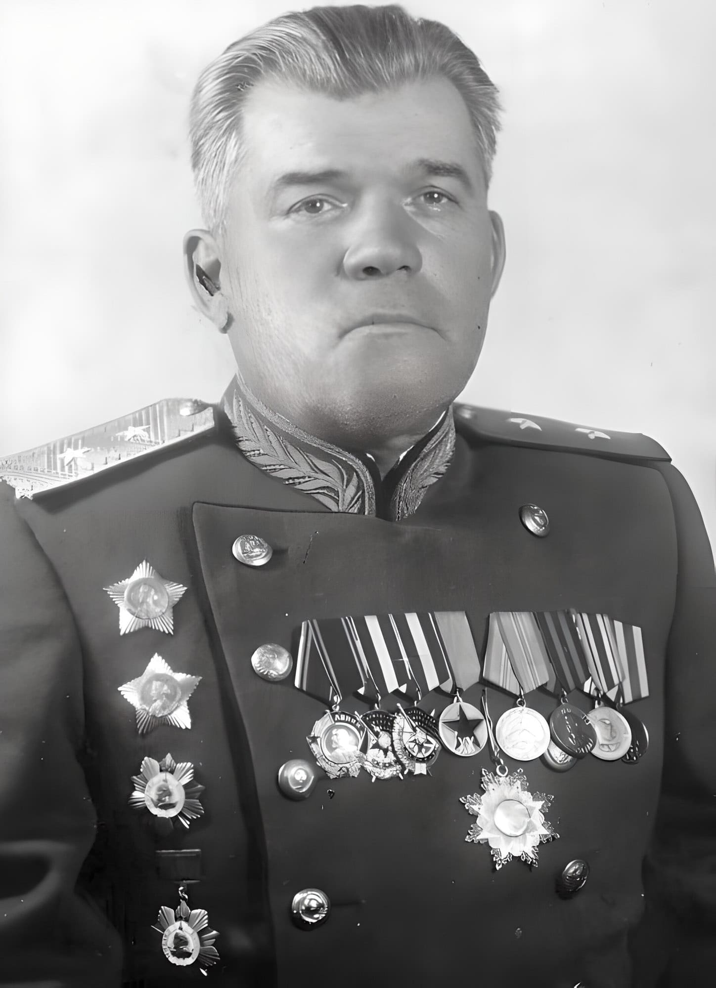 Ловягин Петр Ермолаевич - командир 55-го ск ЮФ, генерал-майор