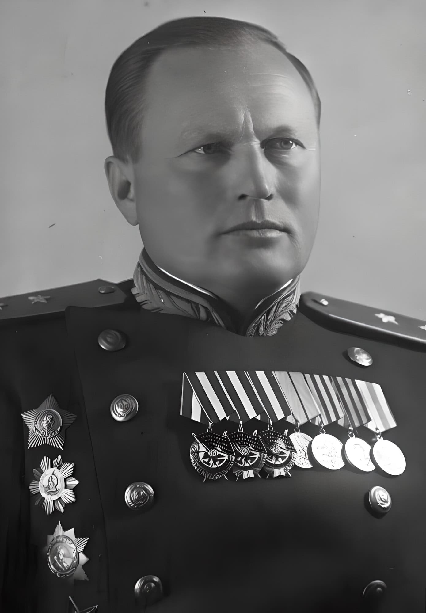 Утвенко Александр Иванович - командир 31-го гв. ск ЮФ, генерал-майор