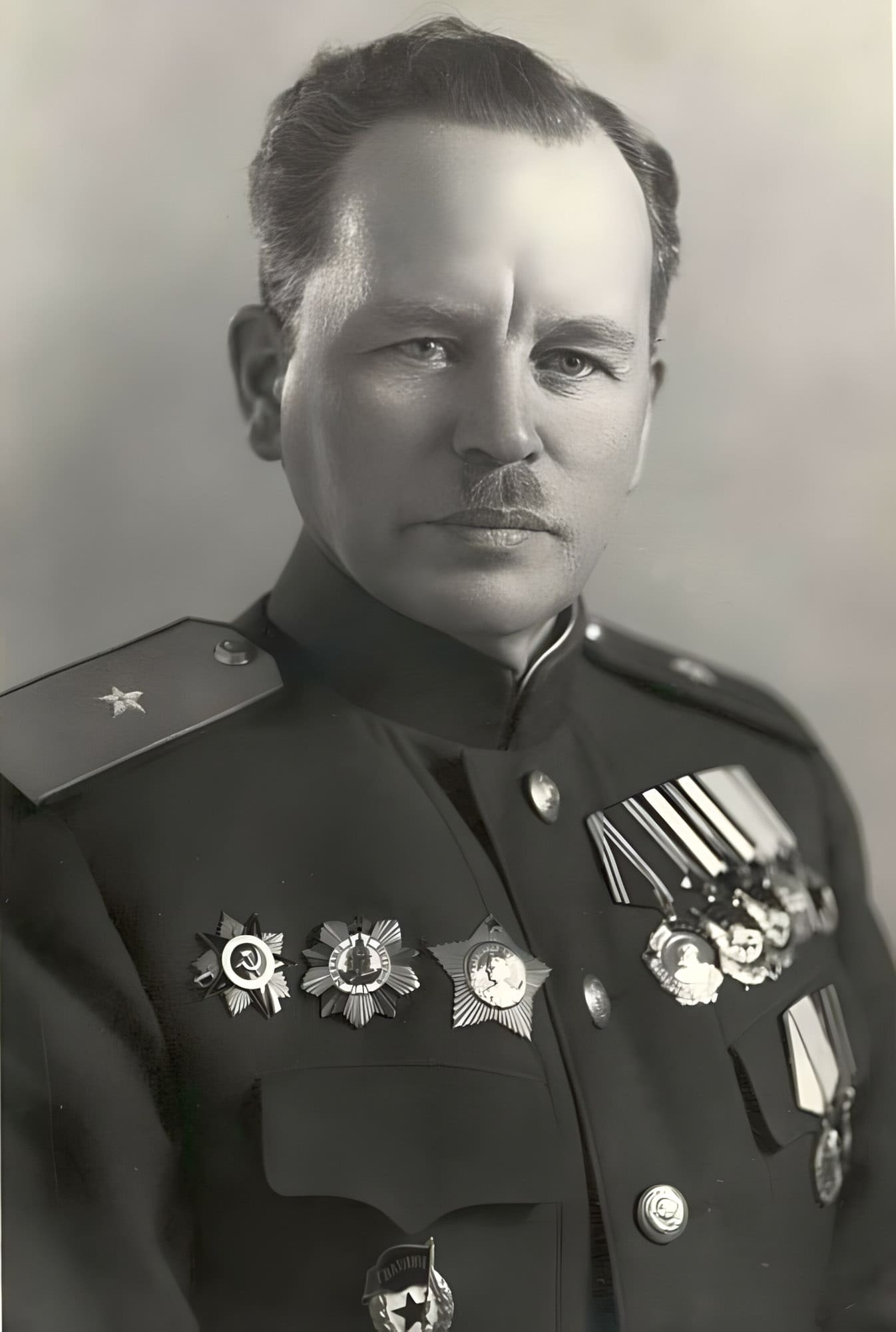 Неверов Константин Павлович - командир 10-го ск ЮФ, генерал-майор
