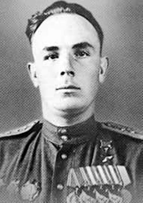 Шевырин Валентин Михайлович - командир звена 164-го иап 295-й иад 17-й ВА 3-го УкрФ, старший лейтенант