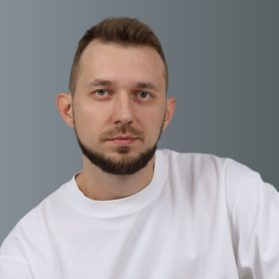 Влад Комаров
