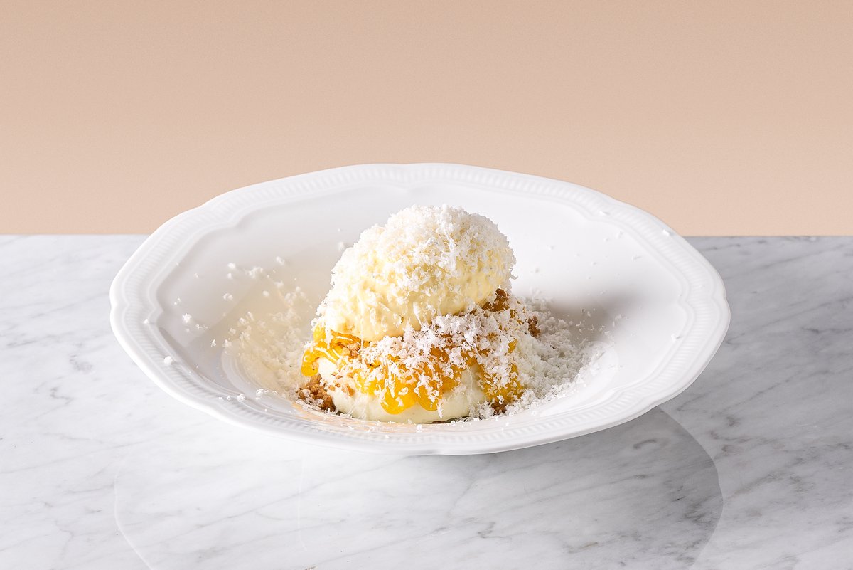 Passion fruit with gorgonzola