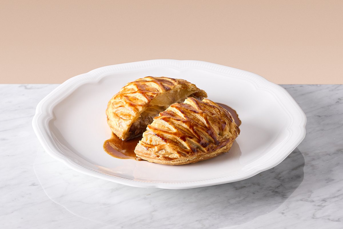 Oxtail pie with taleggio 