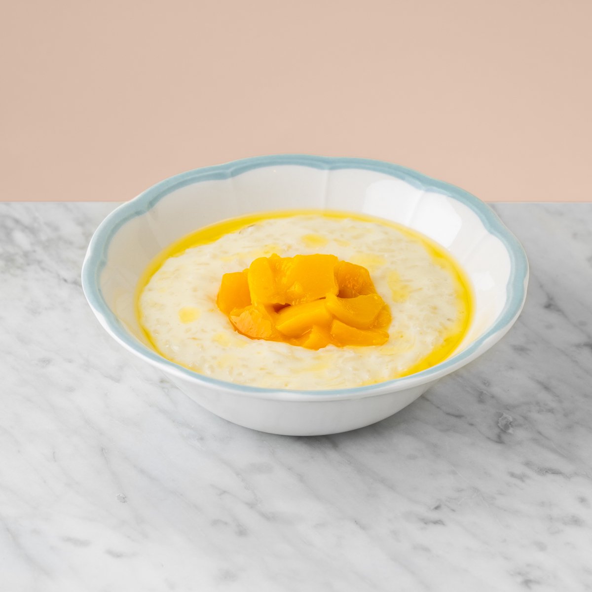 Rice porridge with mango