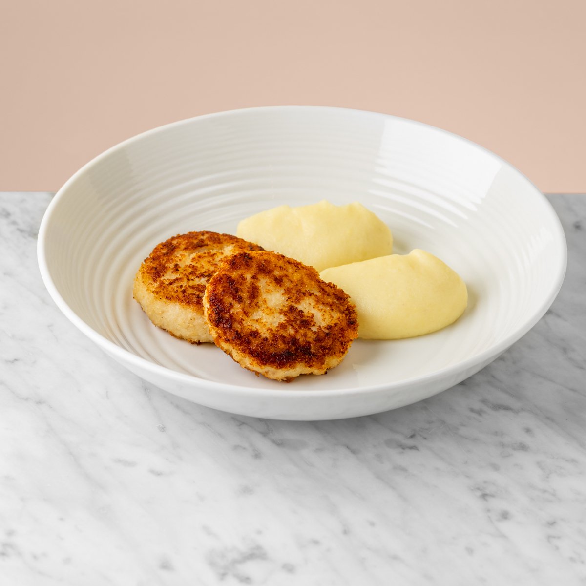 Chicken cutlet with mashed potato*