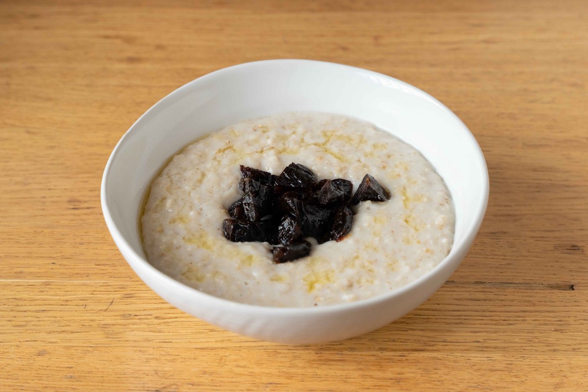 Овсяная каша с черносливом
