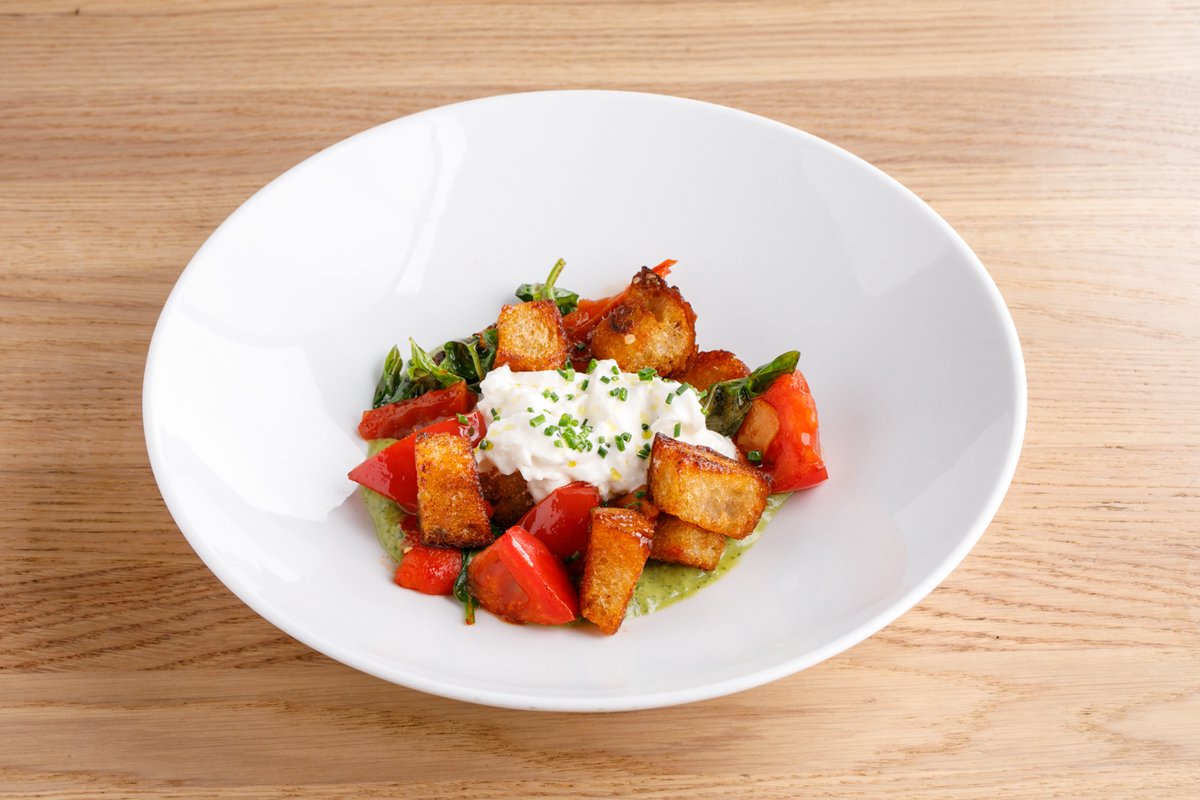 Страчателла с жареным тартином и соусом из трав