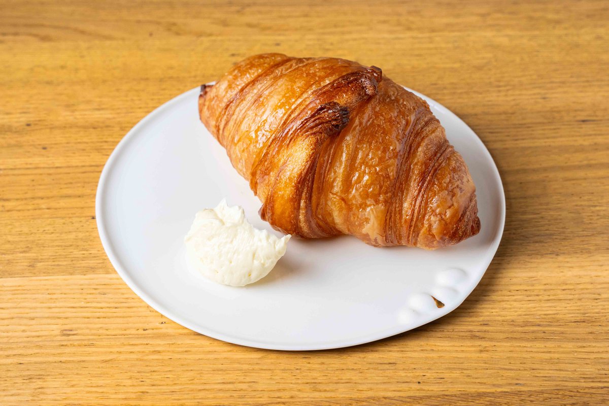 Круассан со сливочным маслом